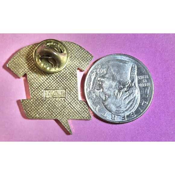 Terry Allen #21 Washington Redskins Gatorade Jersey Pin EUC - Picture 2 of 2